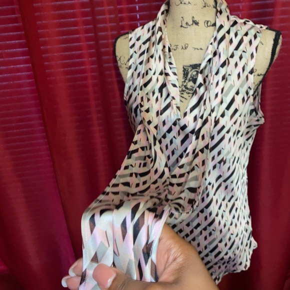 💕 Sleeveless Multi Career Wear Blouse 💕 - Picture 3 of 4